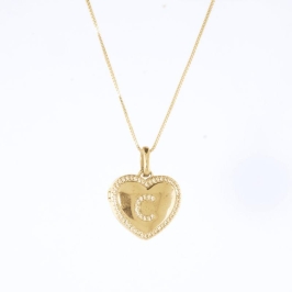 COLAR RELICÁRIO CORAÇÃO BORDA CRAVEJADA INICIAL