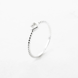 ANEL CORAÇÃO VAZADO COM A DE BOLINHA PRATA 925