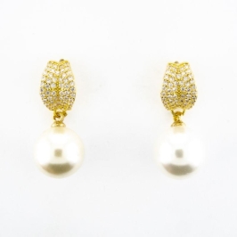 BRINCO FOLHA 2 CRAVEJADA COM PENDALO DE PEROLA