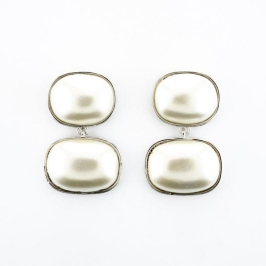 BRINCO PÊNDOLO COM 2 PÉROLAS