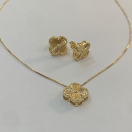 CONJUNTO TREVO LISO SEMIJOIA