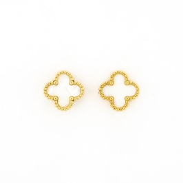 BRINCO TREVO MADRE PÉROLA M BANHADO NO OURO AMARELO