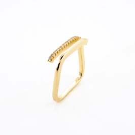 ANEL QUADRADO CRAVEJADO BANHADO NO OURO AMARELO