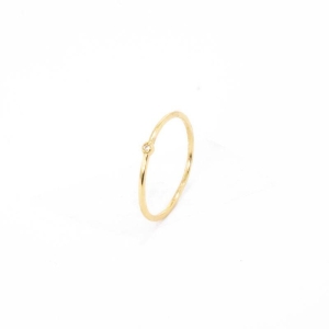 ANEL DELICADO COM 1 ZÍRCÔNIA DE 1MM OURO AMARELO