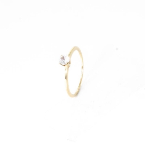 ANEL SOLITÁRIO COM UMA ZIRCÔNIA  OURO 18K