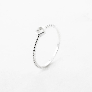 ANEL CORAÇÃO VAZADO COM A DE BOLINHA PRATA 925