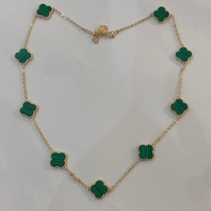 COLAR 9 TREVOS MALAQUITA BANHADO ROSE GOLD