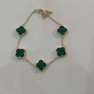 PULSEIRA 5 TREVOS MALAQUITA BANHADO NO OURO AMARELO