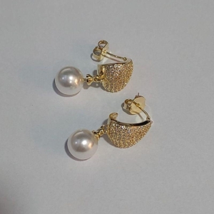 BRINCO TODO CRAVEJADO COM PÊNDOLO DE PÉROLA