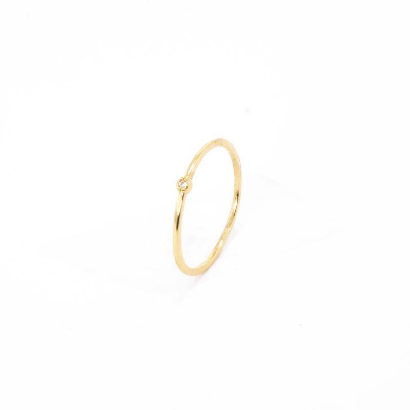 ANEL DELICADO COM 1 ZÍRCÔNIA DE 1MM OURO AMARELO