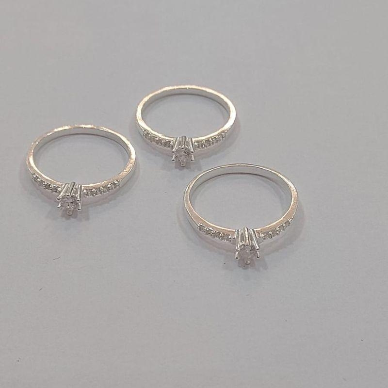 ANEL SOLITÁRIO CRAVEJADO