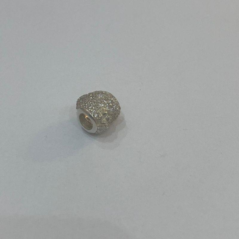 BERLOQUE CORACAO CRAVEJADO ZIRCONIAS DETALHE JOANINHA