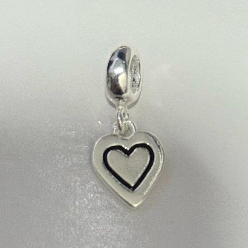 BERLOQUE CORAÇÃO DUPLO SENDO UM COM CONTORNO PRETO PRATA 925