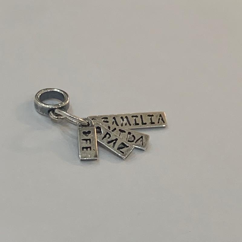 BERLOQUE PLACA FÉ, PAZ, VIDA E FAMÍLIA PRATA 925
