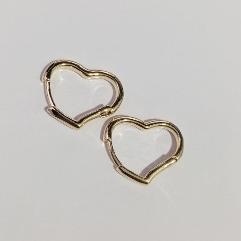 BRINCO ARGOLA DE CORAÇÃO LISO REDONDO