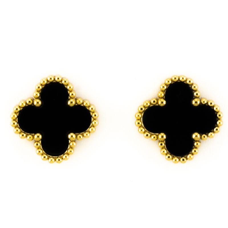 BRINCO TREVO ONIX TAMANHO G BANHADO NO OURO AMARELO