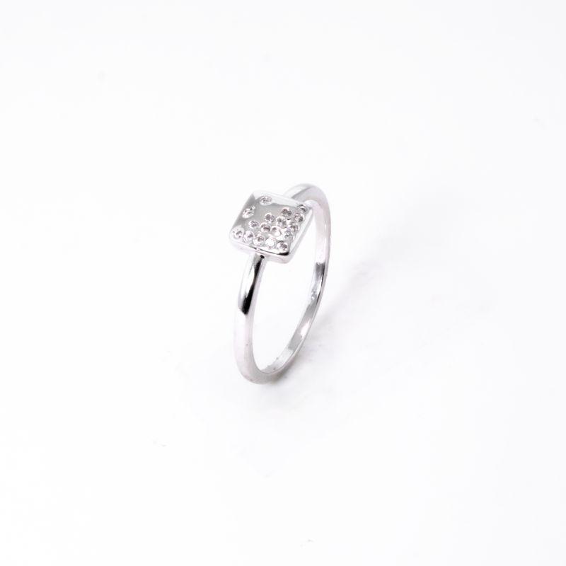 ANEL QUADRADO CRAVEJADO