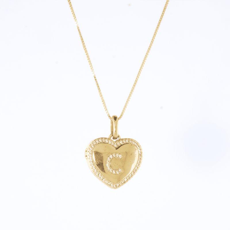 COLAR RELICÁRIO CORAÇÃO BORDA CRAVEJADA INICIAL