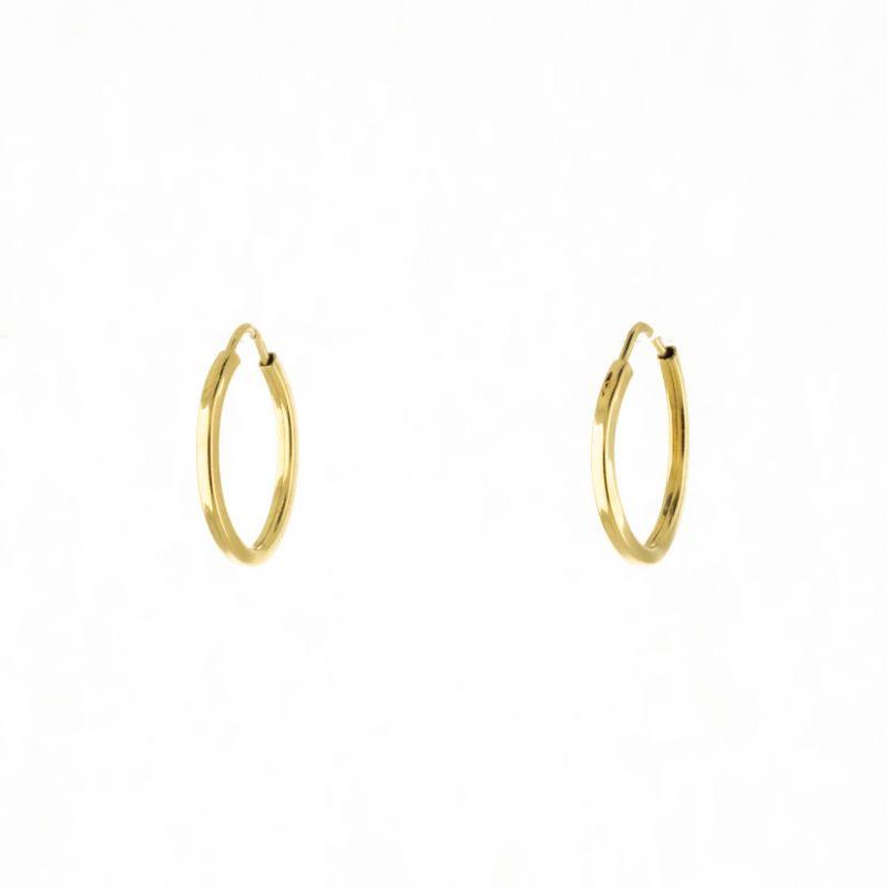 ARGOLA OVAL FINA CLASSIC OURO 18K