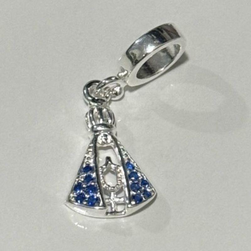 BERLOQUE  NOSSA SENHORA APARECIDA COM ZIRCÔNIAS AZUIS VAZADA PRATA 925