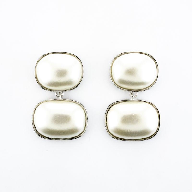 BRINCO PÊNDOLO COM 2 PÉROLAS