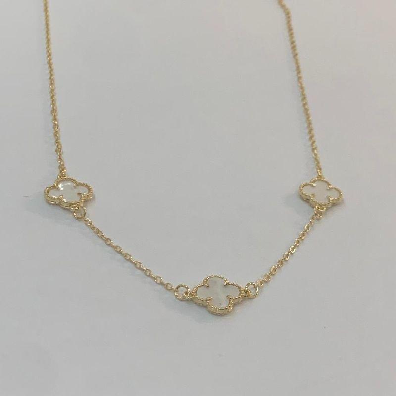 COLAR 3 TREVOS MADREPÉROLA BANHADO NO OURO AMARELO