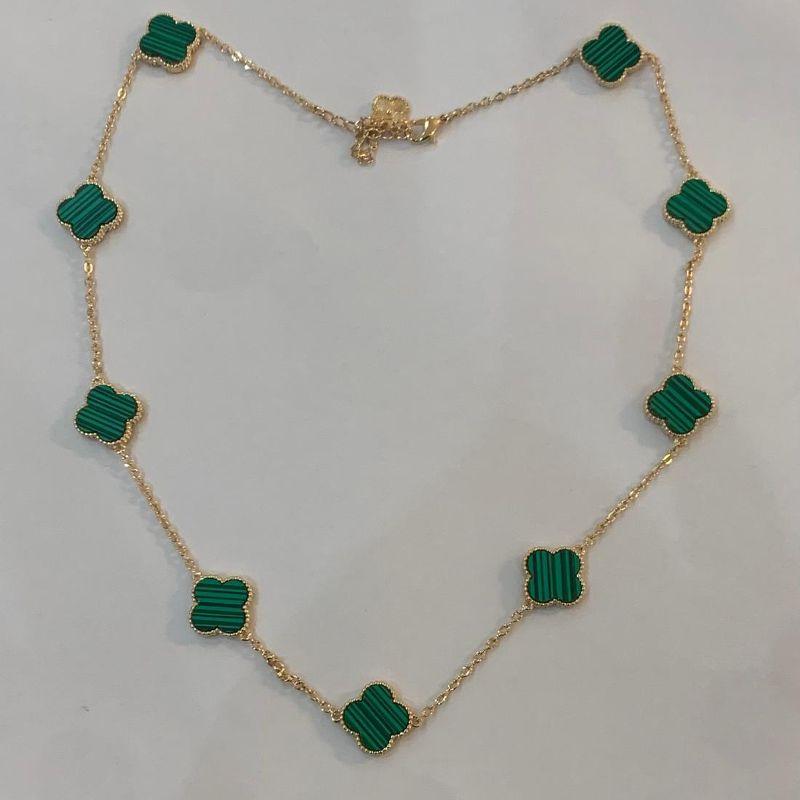 COLAR 9 TREVOS MALAQUITA BANHADO ROSE GOLD