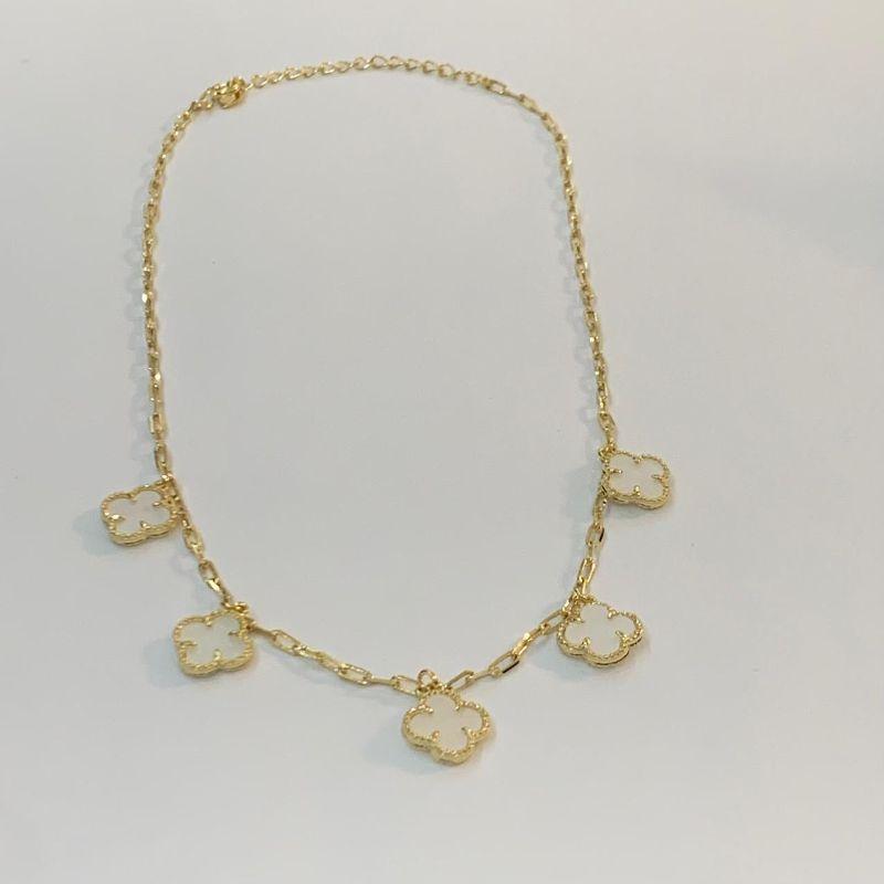 COLAR TREVO MADREPÉROLA BANHADO NO OURO AMARELO