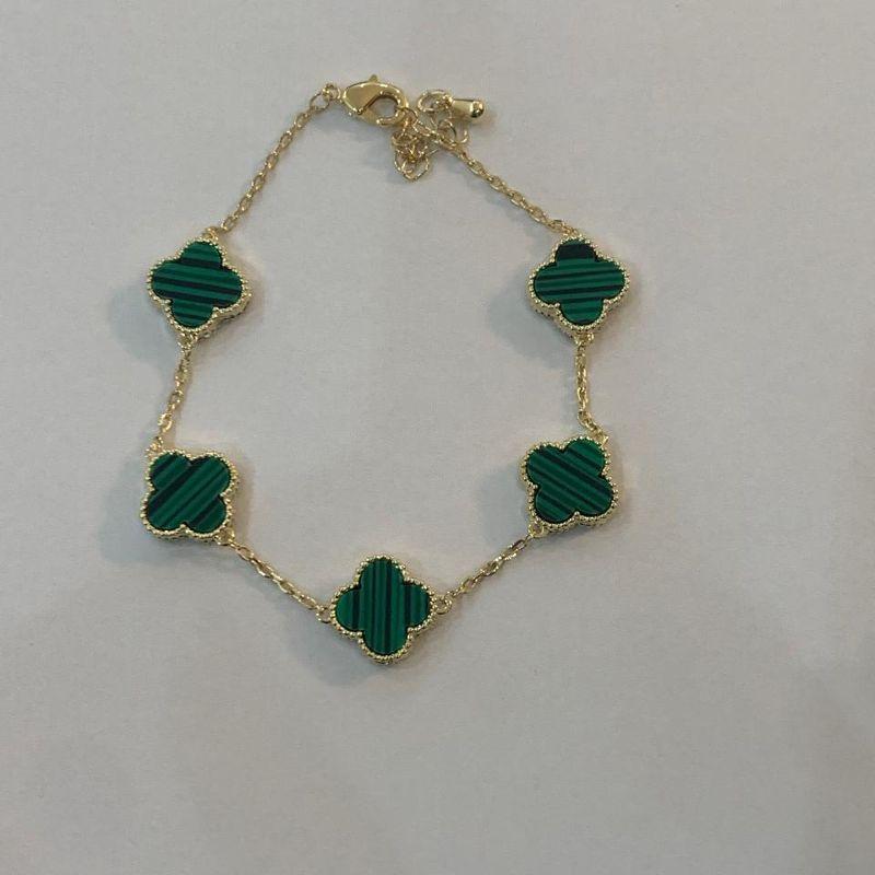 PULSEIRA 5 TREVOS MALAQUITA BANHADO NO OURO AMARELO