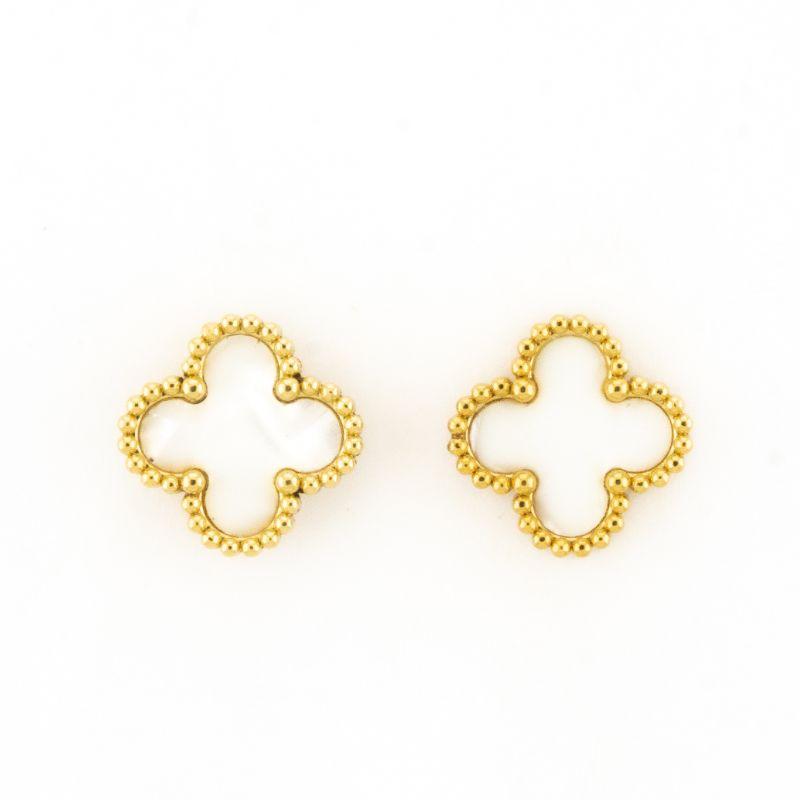 BRINCO TREVO MADRE PÉROLA G BANHADO NO OURO AMARELO