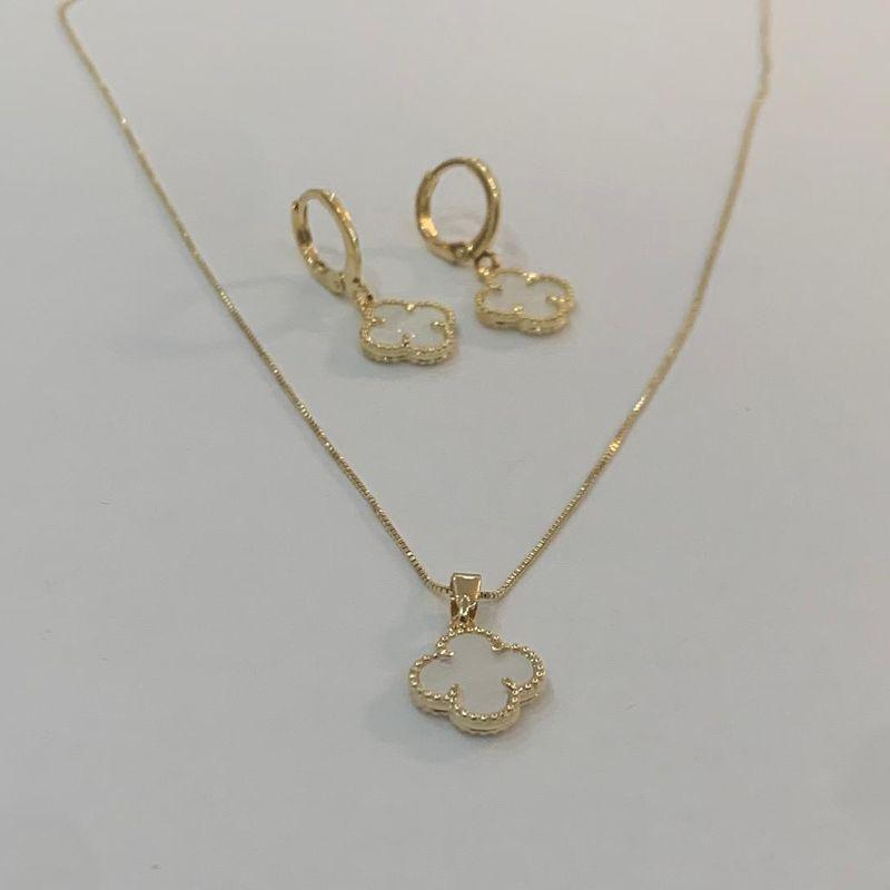 CONJUNTO TREVO MADREPEROLA P SEMIJOIA