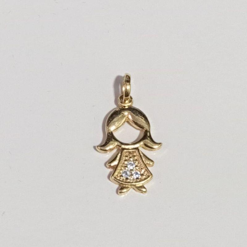 PINGENTE MENINA G CRAVEJADA BANHADA NO OURO AMARELO