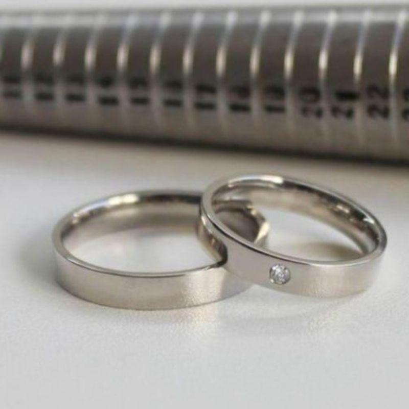 PAR DE ALIANÇAS 4 MM- FEMININA C/ 1 ZIRCÔNIA PRATA 950 (PEDIDOS E PERSONALIZAÇÃO PELO WHATSAPP)