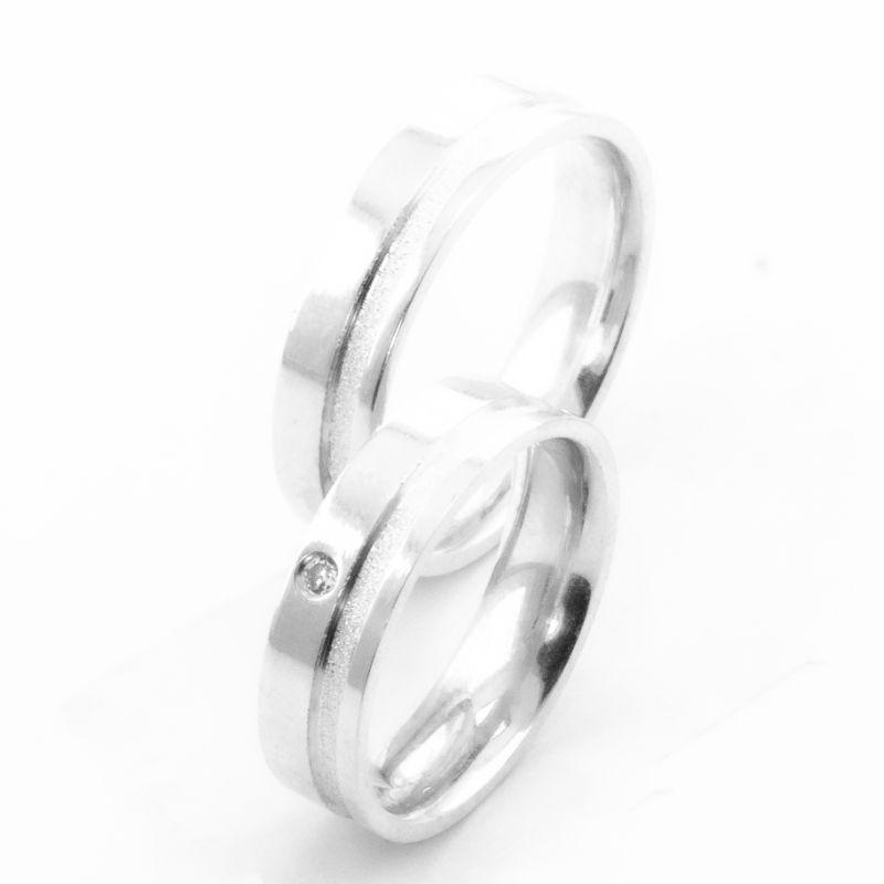 PAR DE ALIANÇAS 5MM RETA COM FRISO DIAMANTADO FEMININA COM UMA ZIRCÔNIA CENTRAL PRATA 950 (PEDIDOS E PERSONALIZAÇÃO PELO WHATSAPP)