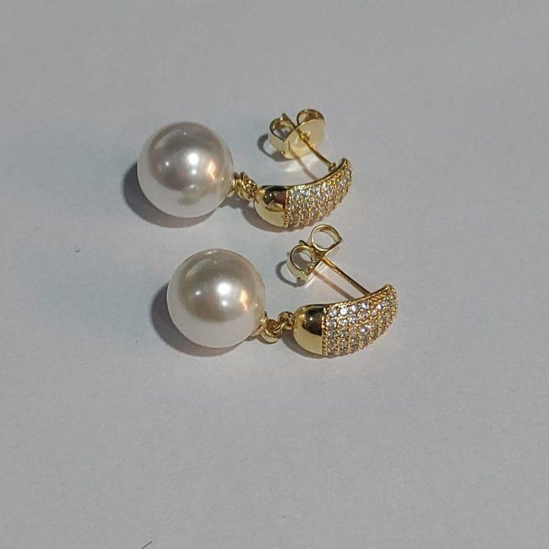 BRINCO GOTA O CRAVEJADA COM PÊNDOLA DE PÉROLA