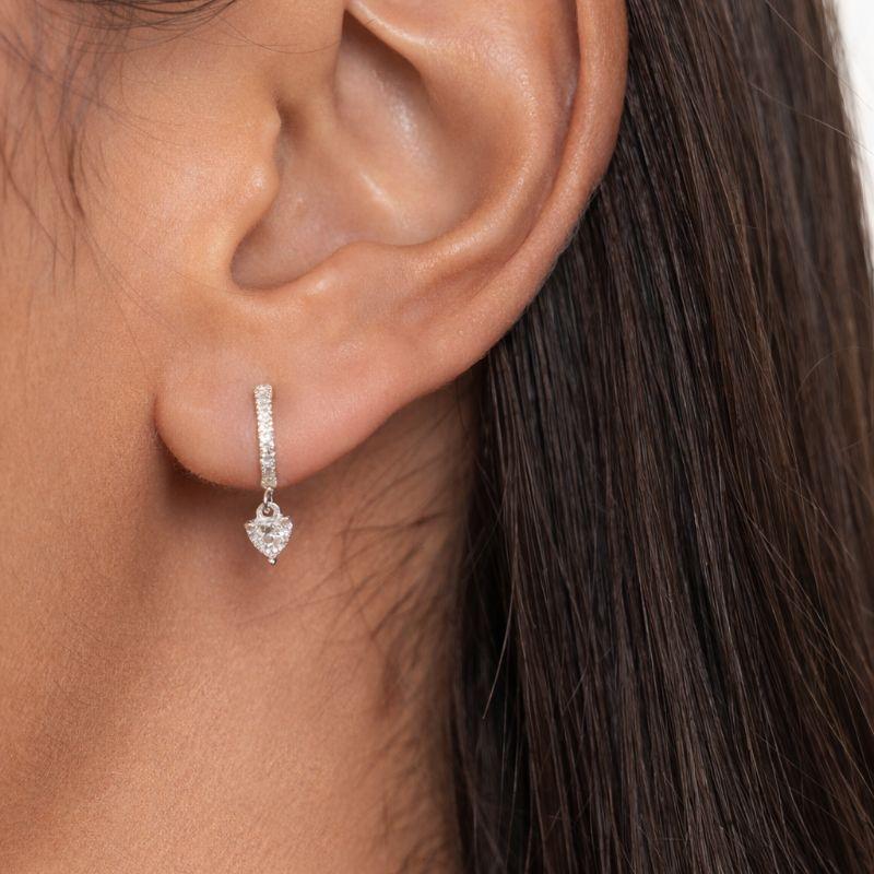 BRINCO ARGOLA M PENDURICALHO CORACAO PEDRA- BANHO PRATA